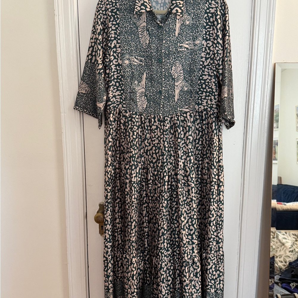 Elegant Green and Cream Patterned Dress